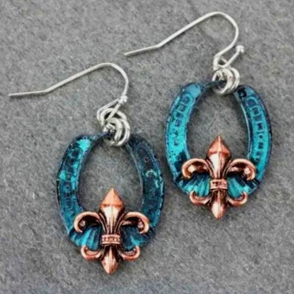 FLUER DE LIS EARRINGS - Picture 1 of 3